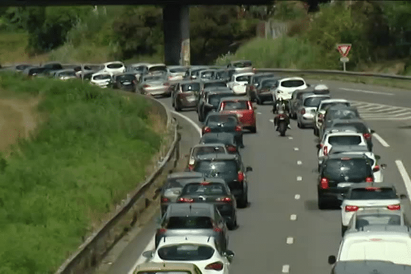 Bouchons sur la rocade avant la rencontre Bordeaux-Reims