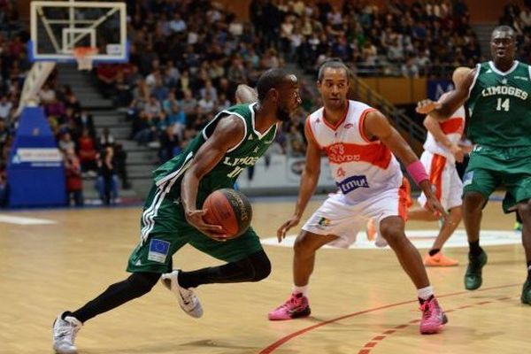 Le Havre ; France - Basket Pro A / 2014-2015 / Le Havre - Limoges : le Limougeau Pape AMAGOU face au Havre-20/10/2014 