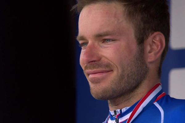 Florian Sénéchal, lors de la remise de son titre de champion de France 2022 de cyclisme sur route