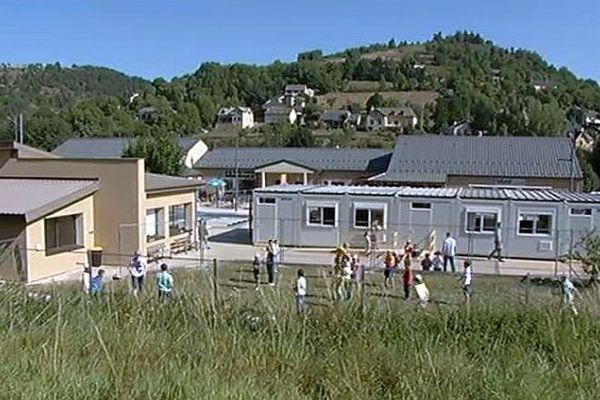 Bagnols-les-Bains (Lozère) - le centre culturel accueille l'école du village pour un an - 1er septembre 2016.