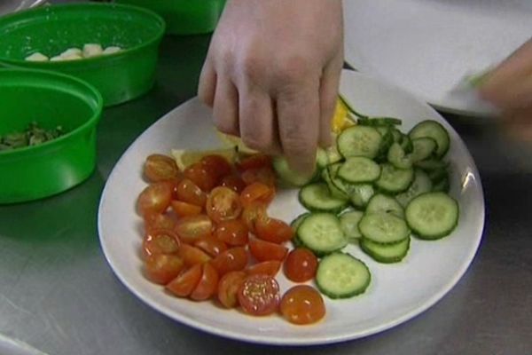 Des restaurateurs jouent la carte de la transparence autour des produits frais ou surgelés.