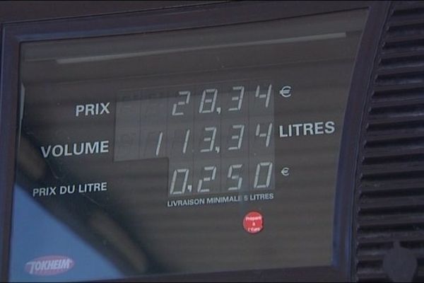 Un quart d'euros le litre de gazoil, l'information s'est répandu comme une trainée de poudre dans la nuit de lundi. Plus de 180 automobilistes, visiblement alertés de l'aubaine, sont venus en profiter.