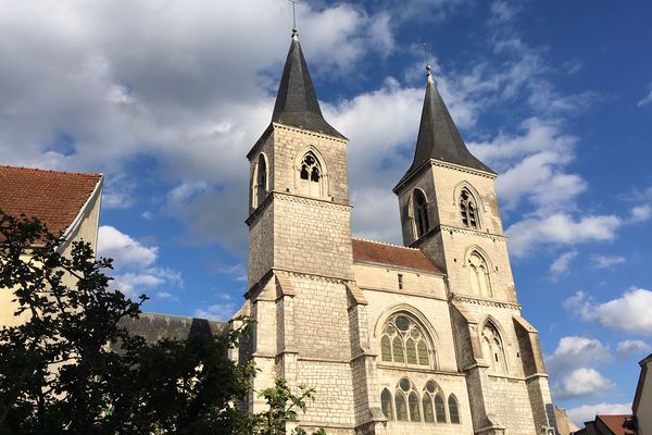 La basilique de Chaumont ( juin 2018 à l'occasion du Grand Pardon) 