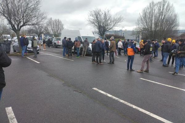 Au total, près de 350 manifestants de la Coordination Rurale venus de toute la France, se sont retrouvés à Paris. Dans le convoi, le président de la CR87 qui nous raconte sa soirée agitée.