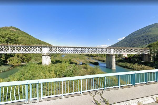 Le pont ferroviaire de la Rivoire.