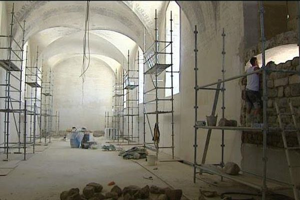 Pour ses 7 siècles d'existence, l'abbaye de la Chaise Dieu s'offre un lifting colossal. Et indispensable pour sauvegarder ce qui menaçait ruine. Démarré en 2010, le chantier doit s'achever en 2018.