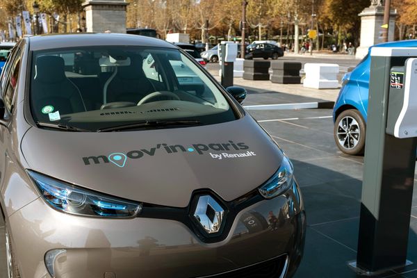 La nouvelle voiture électrique de Renault, proposée à la location en autopartage, sillonne depuis mardi les rues de la capitale.