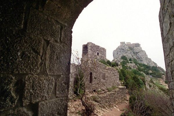 Peyrepertuse (Aude) la plus grande forteresse cathare