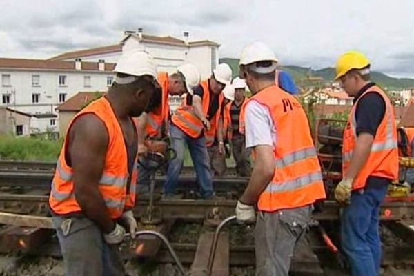 Sur le chantier, les agents se sont lancés dans une véritable course contre la montre.