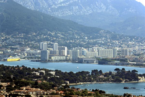 A La Seyne-sur-Mer, la location de courte durée profite de la vague post-covid. Dans la commune, le coup d'une nuitée a augmenté de 65 % entre 2019 et 2022.