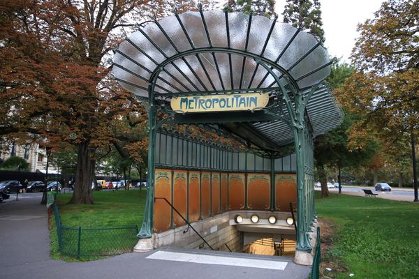 Entrée de la station Porte Dauphine