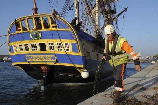 L'amarrage de l'Hermione au port de commerce de La Rochelle le 11/09/2014