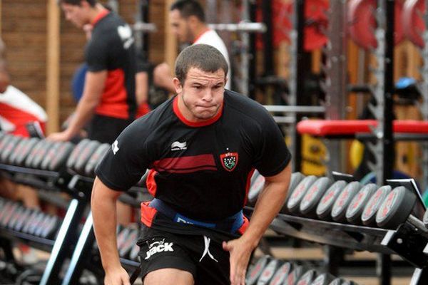 Le jeune talonneur Anthony Étrillard a prolongé de trois saisons supplémentaires son contrat avec Toulon, avec qui il est lié désormais jusqu'à 2020, a annoncé ce vendredi le club. 