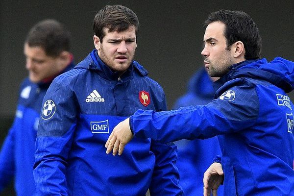 Camille Lopez et Morgan Parra, coéquipiers à Clermont, seront associés à la charnière du XV de France pour affronter le Pays de Galles à l'occasion de la 3ème journée du Tournoi des Six Nations.