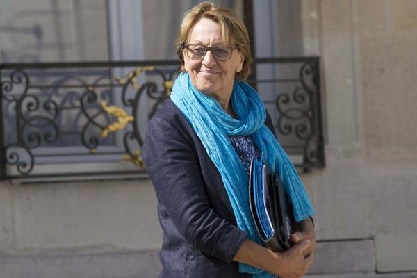 Sortie du conseil des ministres, en présence de Marylise Lebranchu le 2 septembre 2015