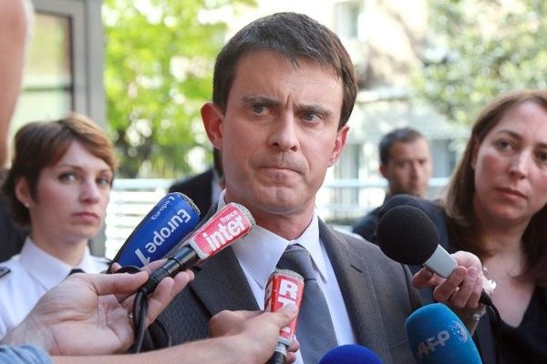 Le ministre de l'Intérieur Manuel Valls lors de sa visite en Corse, le 25 avril 2013