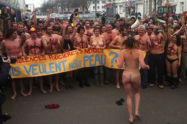 Les Zadistes à la sortie du Tribunal de Saint-Nazaire 