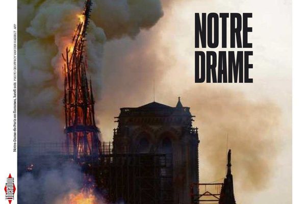 Notre Dame De Paris L Image De La Fleche En Feu Fait Le Tour Du Monde