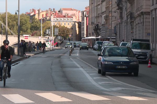 Le quai Tilsitt est régulièrement pointé du doigt pour sa dangerosité. Ce vendredi 27 septembre, la Métropole et la Ville de Lyon ont présenté son plan de réaménagement.