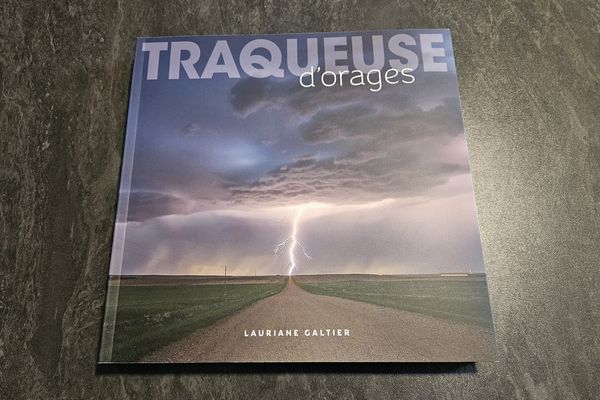 Le livre de Lauriane Galtier est critiqué pour des légendes imprécises et deux photos retouchée.