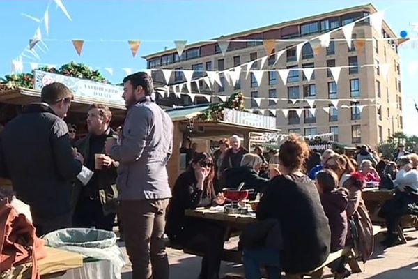 La 11e édition du marché de Noël d'Ajaccio a été marqué par quatre jours de fermeture. 