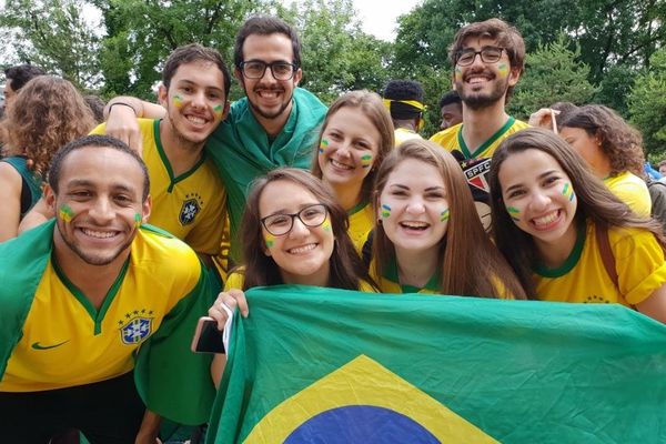 Des supporters brésiliens à Grenoble pour la coupe du monde féminine de football