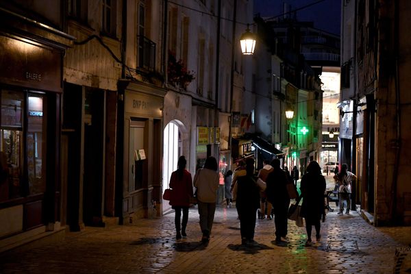 32 procès-verbaux ont été dressés dans Orléans et son agglomération en ce premier weekend de couvre-feu et 64 au total dans le Loiret.