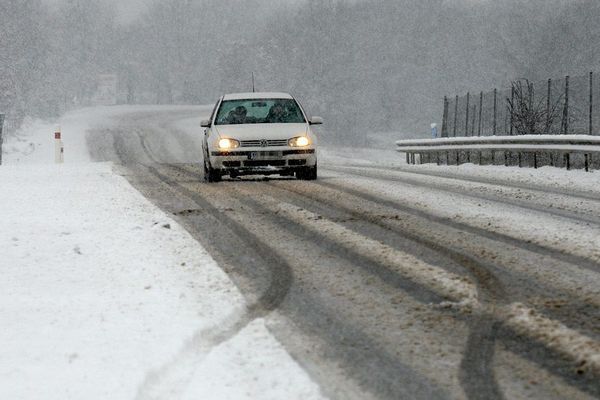 Chutes de neige importantes en cours en Aveyron. 