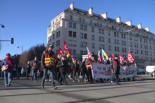 Entre 2 et 3000 personnes ont défilé dans les rues de Caen ce jeudi 6 février selon les syndicats