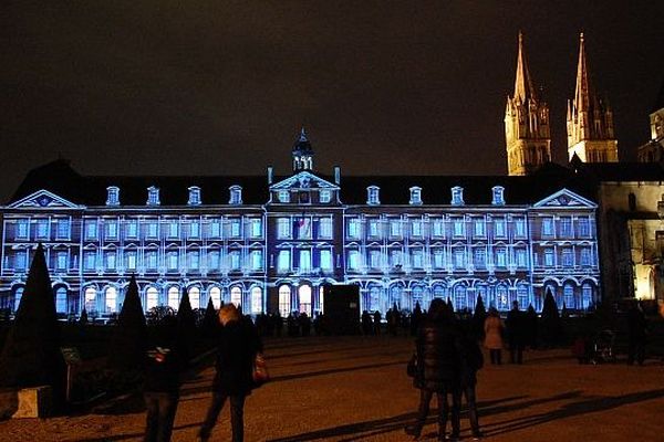 Le Spectacle "petite histoire de la lumière" sur l'hôtel de ville de Caen, 30 novembre 2013