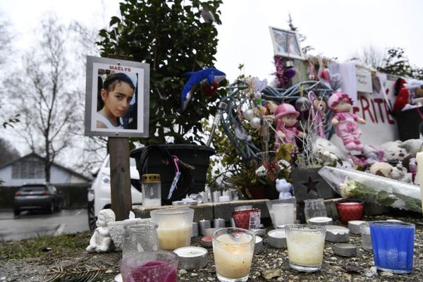 Un mémorial en souvenir de Maëlys De Araujo, 8 ans, le 15 février 2018 à Pont-de-Beauvoisin, près de Chambéry.