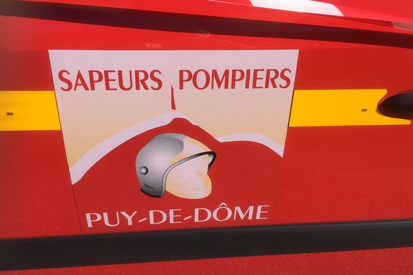 Les pompiers du Puy-de-Dôme ont été appelés à 1h30 dans la nuit du dimanche 13 au lundi 14 janvier pour un incendie avenue des Etats-Unis à Clermont-Ferrand