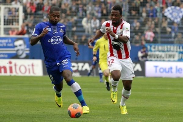 L'attaquant ivoirien Junior Gadji Tallo sous les couleurs de l'AC Ajaccio face au SC Bastia, en avril 2013