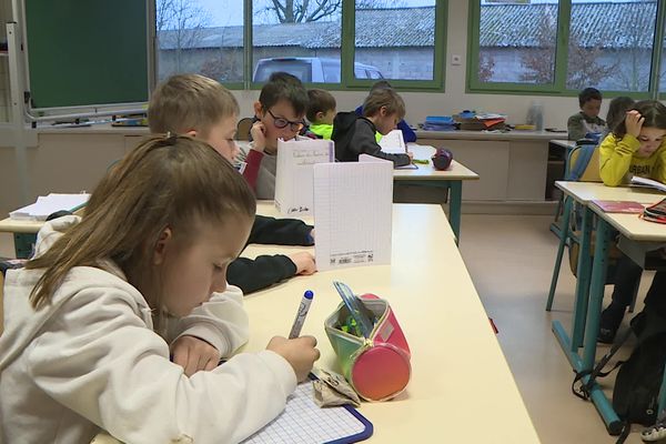 L'école de Charbonnières-les-Varennes, dans le Puy-de-Dôme, comptera une classe supplémentaire en septembre prochain.