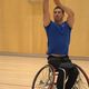 Sofiane Mehiaoui de l'équipe de France de basket fauteuil s'entraînant au CREPS de Bordeaux pour les Jeux Paralympiques de Paris 2024.