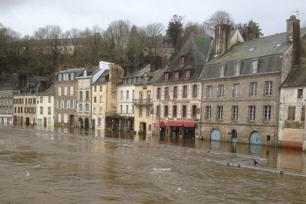 12 février 2014 - Le quai Brizeux à Quimperlé