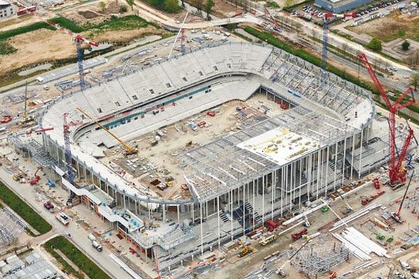 Le chantier du nouveau Grand Stade de Bordeaux vu du ciel