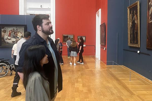 Venus de Bruxelles pour voir le match États-Unis-Allemagne de ce dimanche après-midi, Nicolas et Trinh profitent du musée.