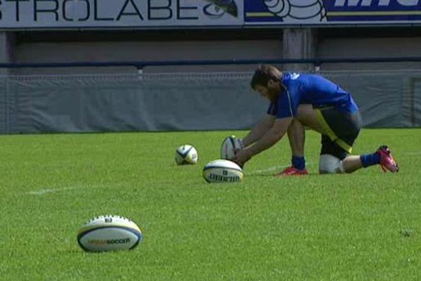 Le demi d'ouverture clermontois Camille Lopez à l'entraînement, le 23/04/15.