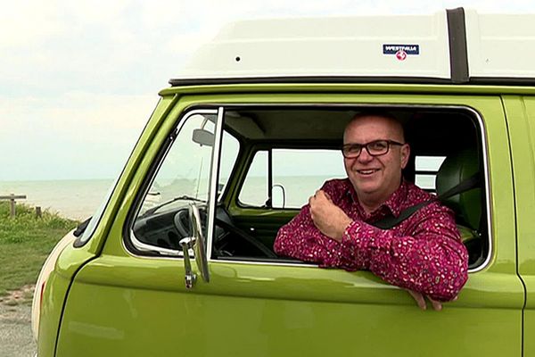 Christophe Turgis au volant de son combi