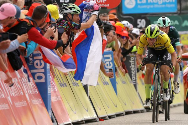 Primoz Roglic a conservé son maillot jaune, ce dimanche 9 juin, au terme de la dernière étape du Critérium du Dauphiné 2024.