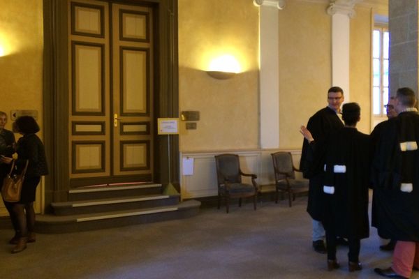 Cour d'appel de Limoges, les avocats attendent la décision de la Cour