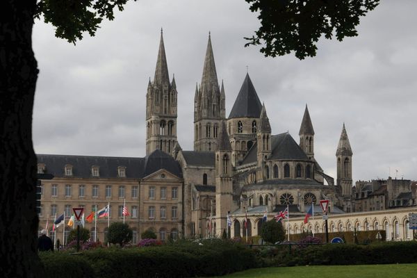 La mairie de Caen, l'Abbaye aux hommes