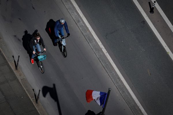 Des installations temporaires pour les événements tests des Jeux olympiques perturbent le quotidien de certains cyclistes parisiens.