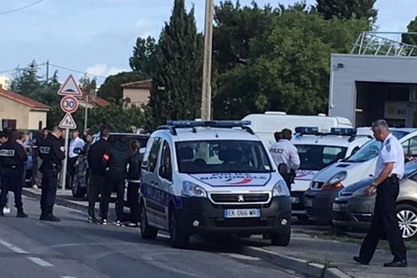 Le meurtre a eu lieu avenue Lacanau à Marignane.