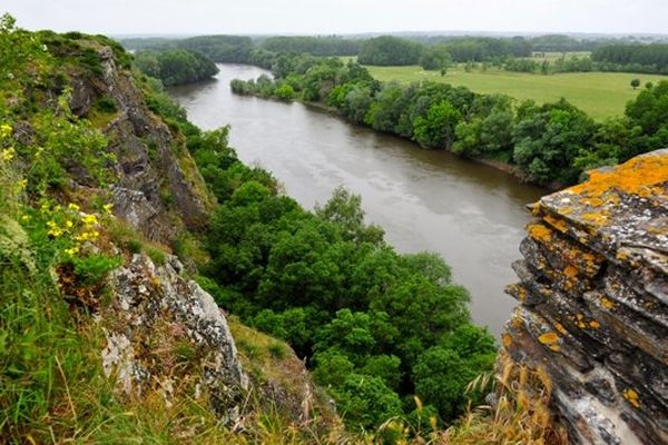 Le 26 juillet 1793, 600 Républicains se jetèrent du haut de la falaise, et périrent, pour échapper aux 10 000 Vendéens qui les assaillaient...