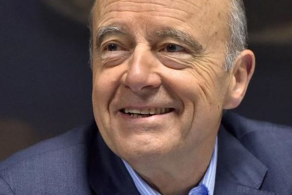 Alain Juppé, candidat à la primaire de la droite et favori des sondages, en visite à Saint-Gilles-Croix-de-Vie (Vendée), le 4 mai 2016. 