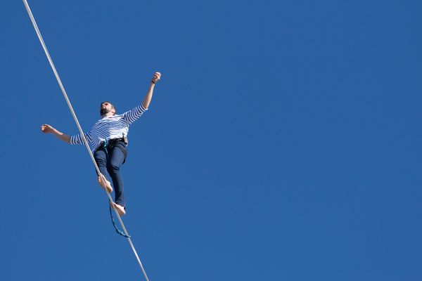 Le Haut-Savoyard Nathan Paulin est un highliner professionnel.