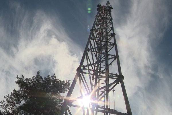 L'installation d'une antenne relai fait polémique dans le Puy-de-Dôme. (Photo d'illustration)