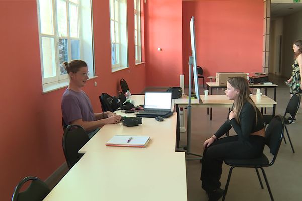 Le directeur de casting Thomas Weber en pleine séance de recrutement.